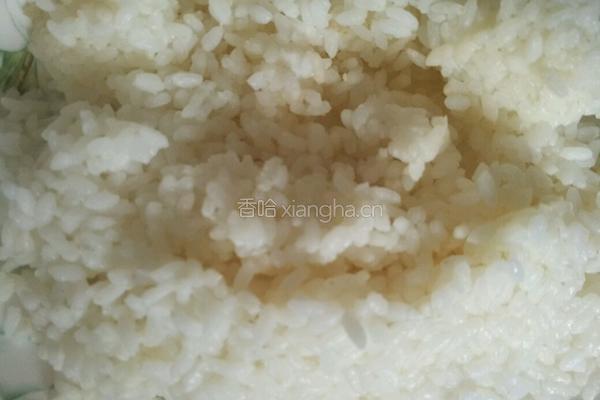 蜂蜜火龙果饭团的做法图解1