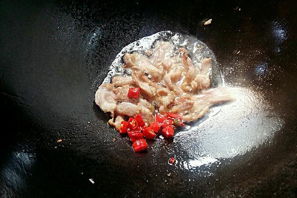 咸肉炒藜蒿的做法图解5