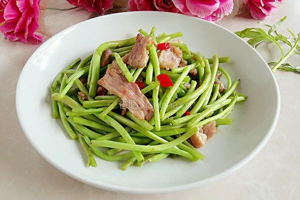 咸肉炒藜蒿的做法图解10
