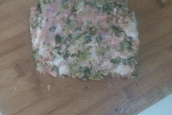 包子(酸菜肉馅菠菜汁包子)的做法图解7