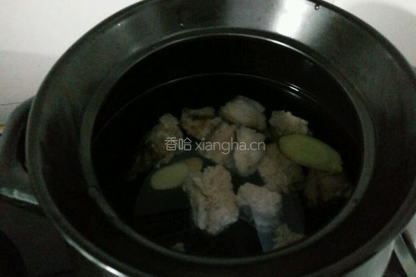蔬果排骨汤的做法图解4