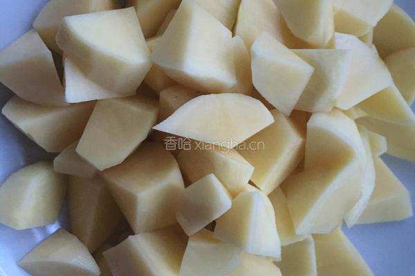 土豆炖肉的做法图解2