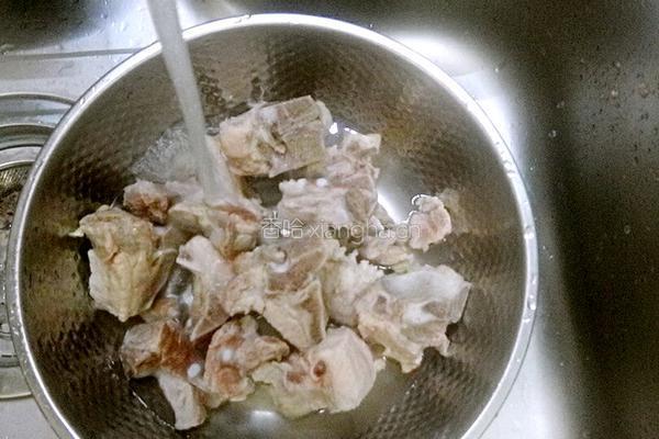 小白菜排骨汤的做法图解4