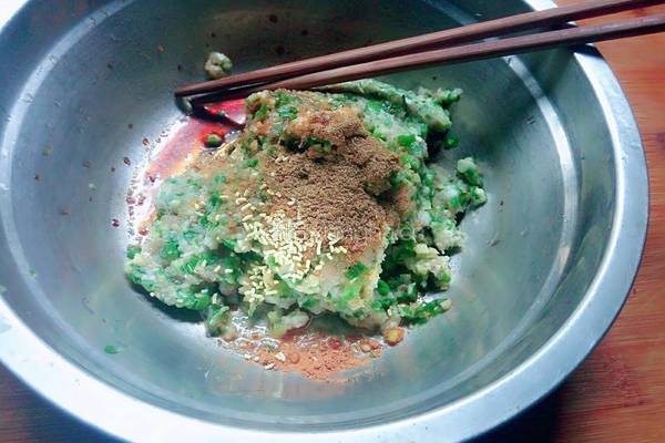 红烧腐皮肉卷的做法图解3