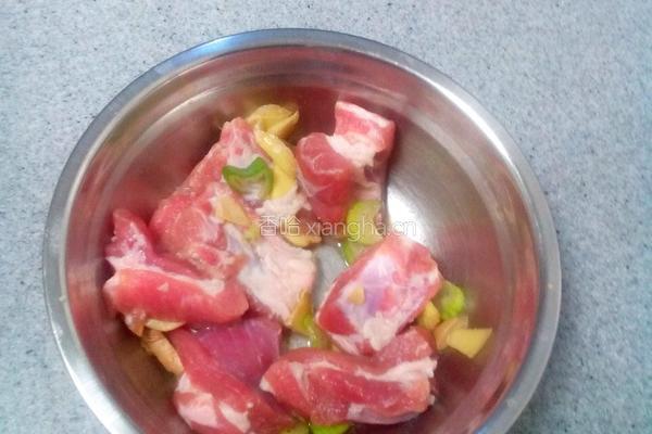 豆豉山药蒸排骨的做法图解1