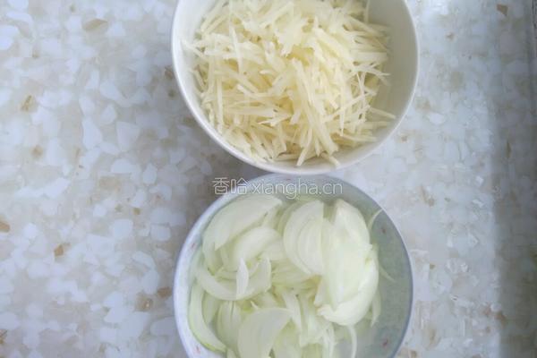 洋葱炒土豆丝的做法图解2