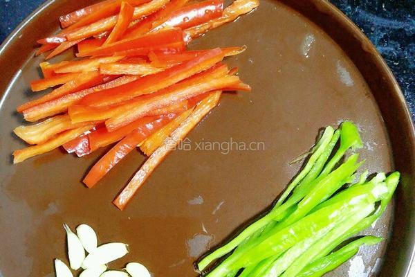 双椒炒土豆丝的做法图解1