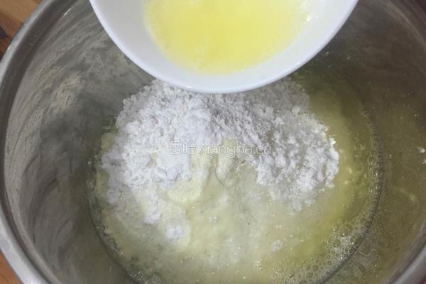蛋白椰蓉球的做法图解4