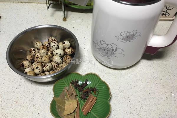 卤鹌鹑蛋的做法图解1
