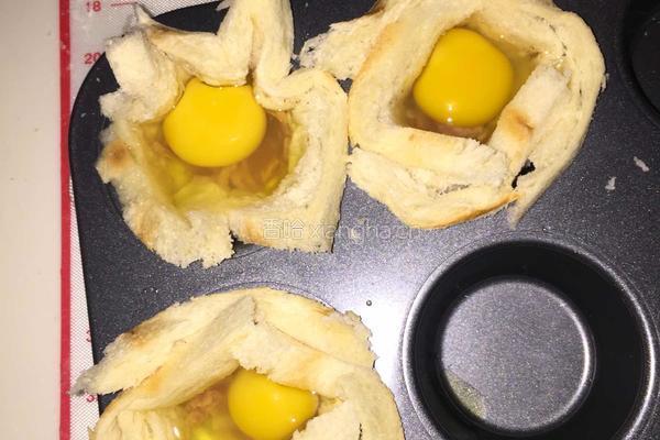 吐司鸡蛋杯的做法图解5