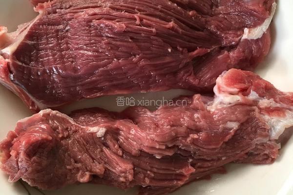 黑椒牛肉粒的做法图解1