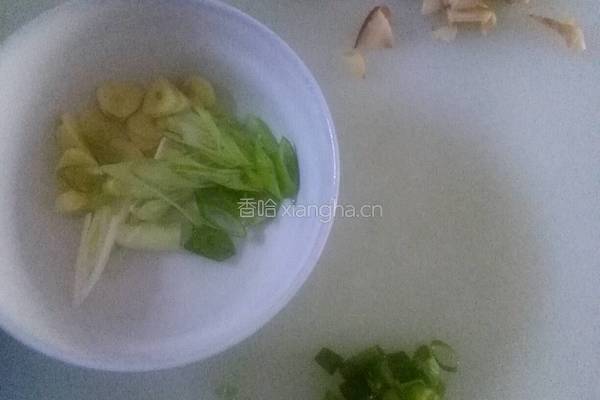 鸡骨架炖土豆的做法图解3