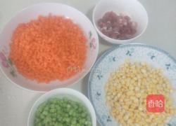 蛋包炒饭(海绵宝宝)的做法图解1