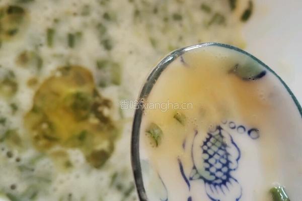 韭菜煎饼的做法图解3