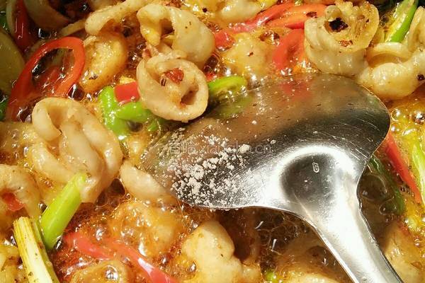 干锅小酸笋肥肠的做法图解9
