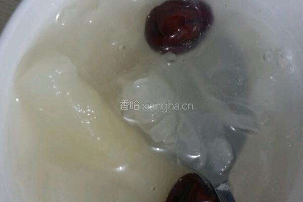 银耳梨子羹