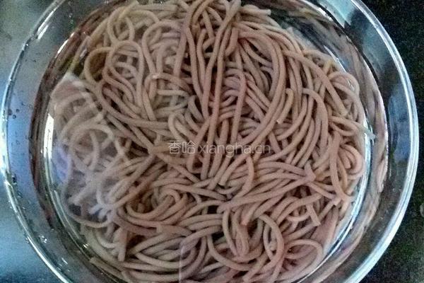 酸辣蕨根粉的做法图解3