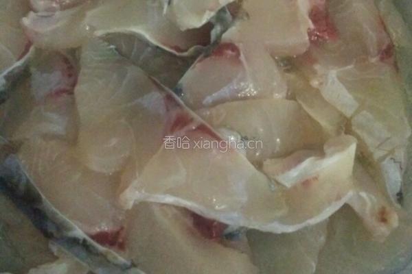 酸菜鱼的做法图解1