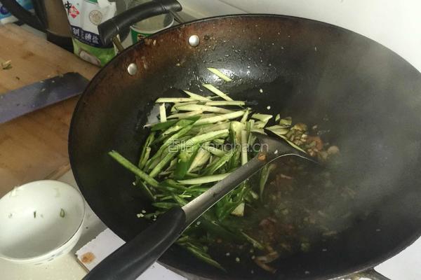 青椒茄子丝的做法图解4
