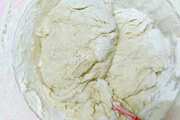 肉松蛋黄酥的做法图解3