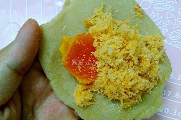肉松蛋黄酥的做法图解14