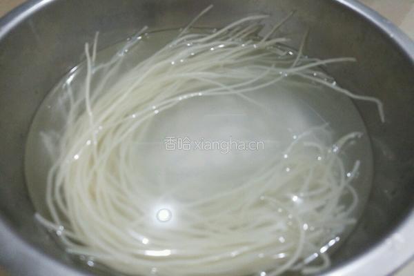 酸汤肥牛粉的做法图解2