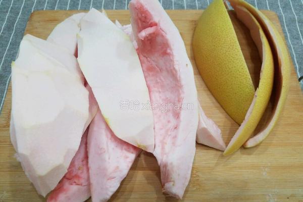 清炒红心柚子皮的做法图解2