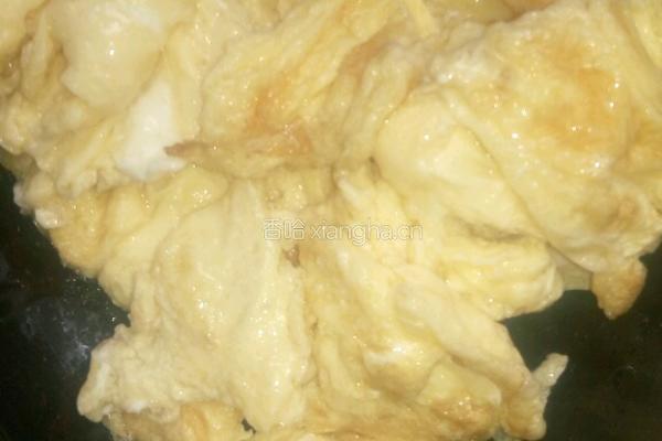 胡萝卜鸡蛋炒饭的做法图解5