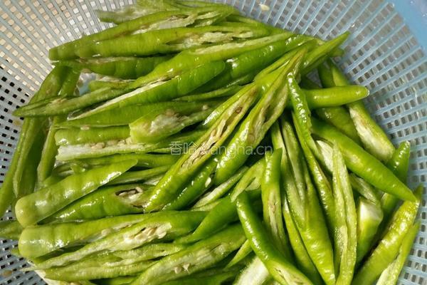青椒炒鸭肠的做法图解4