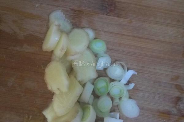 冬瓜排骨枸杞汤的做法图解3