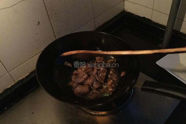 铁锅排骨焖面的做法图解3