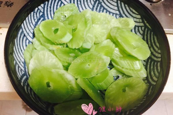 莴苣炒香肠的做法图解3