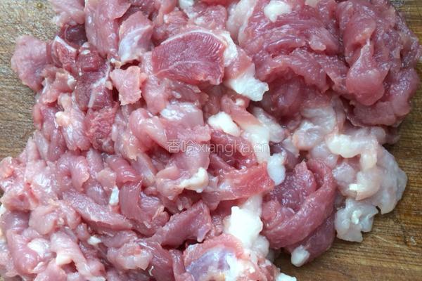 芹菜剁椒炒肉的做法图解3