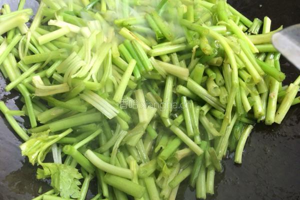芹菜剁椒炒肉的做法图解7
