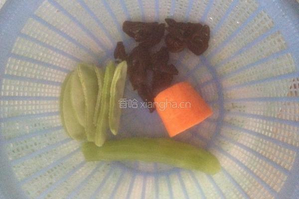 彩蔬拌面的做法图解1