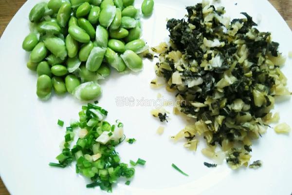 酸菜炒饭的做法图解1