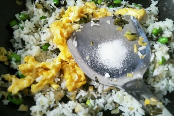 酸菜炒饭的做法图解8