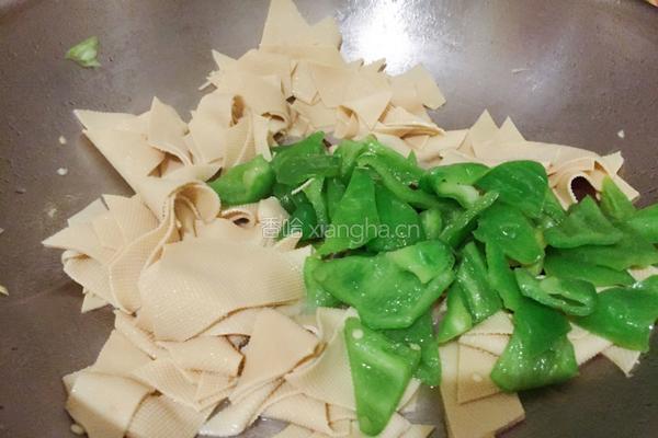 尖椒干豆腐的做法图解9