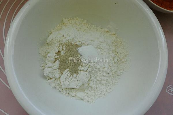 南瓜豆沙包的做法图解1