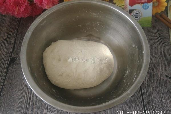 香肠包的做法图解4