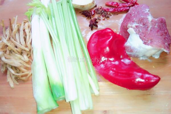 小炒嫩牛肉的做法图解1