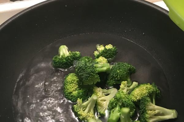 虾仁炒蛋的做法图解2