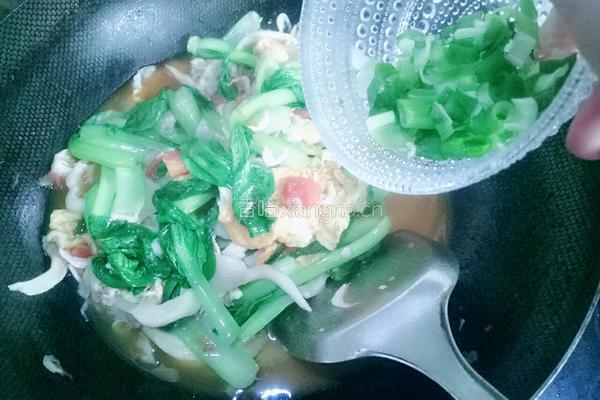 西红柿蘑菇鸡蛋炒青菜的做法图解12