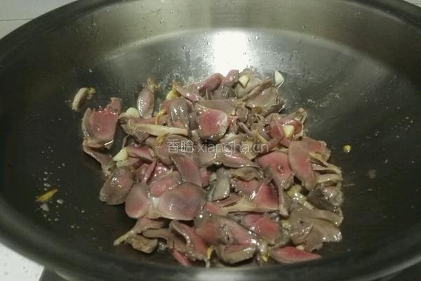 辣椒炒鸭肾的做法图解6