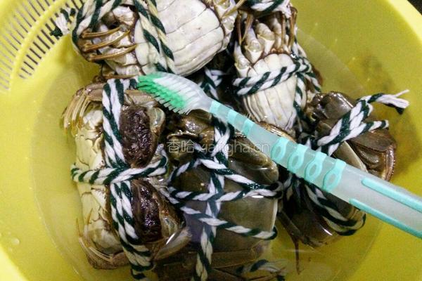 清蒸大闸蟹的做法图解1