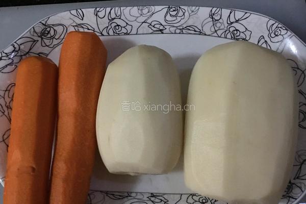 胡萝卜莲藕排骨汤的做法图解3