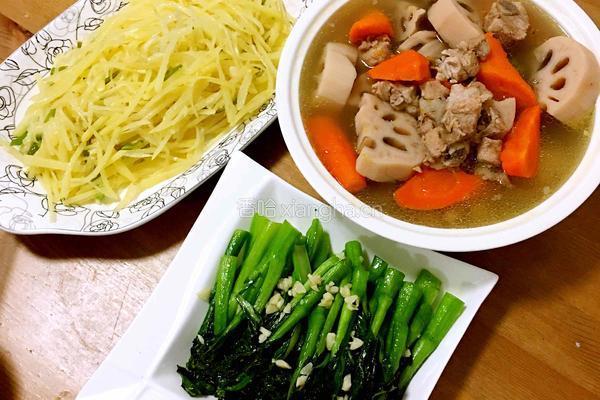 胡萝卜莲藕排骨汤的做法图解9