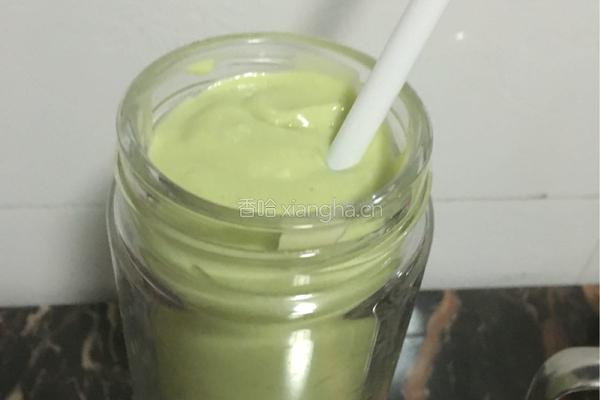 香蕉牛油果奶昔的做法图解4