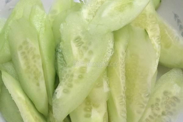 雪菜黄瓜的做法图解1