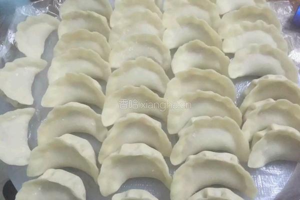 马蹄瘦肉饺的做法图解3